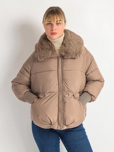 Kurtka z ozdobnym futerkiem