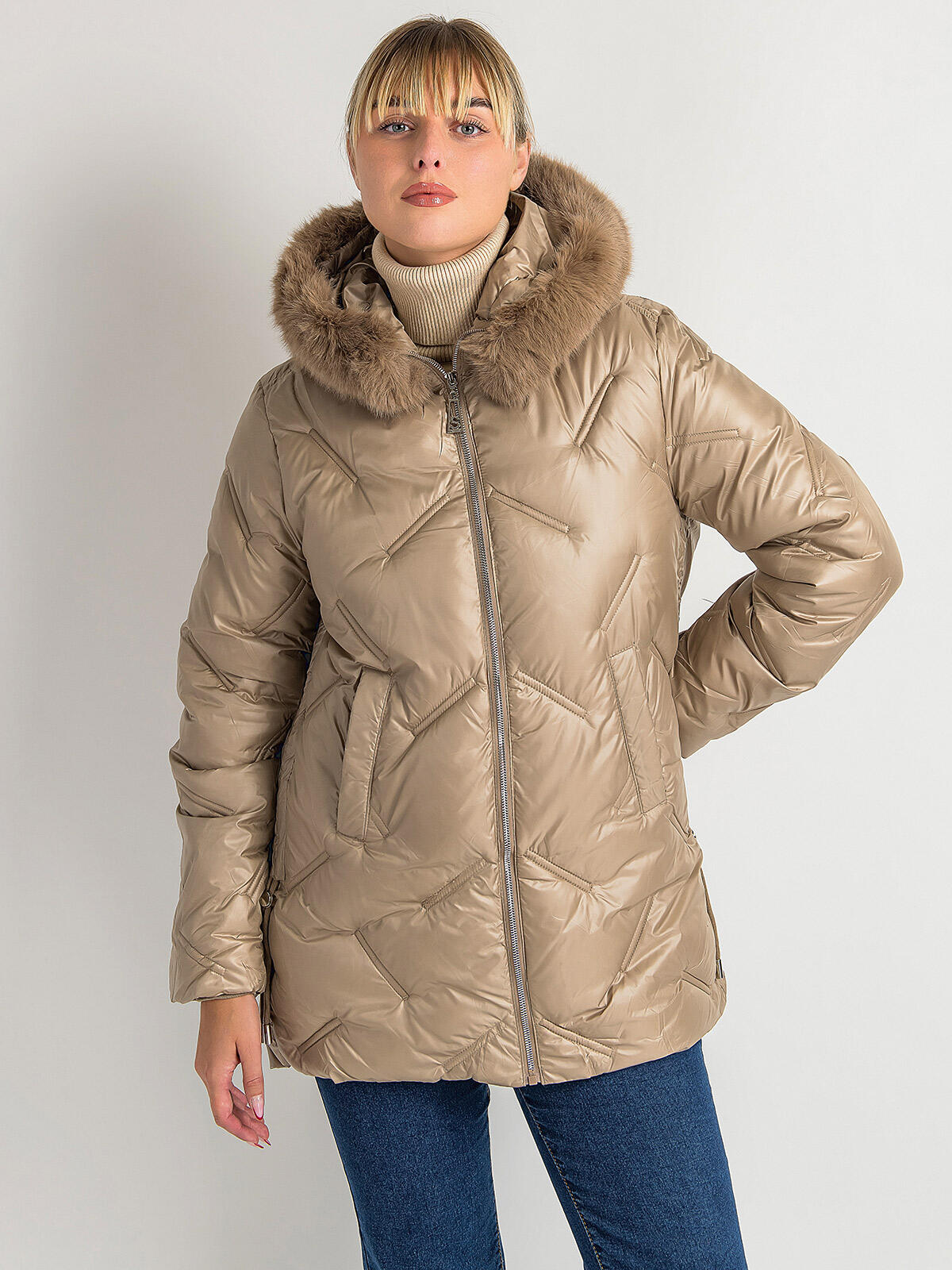 Kurtka plus size z kapturem