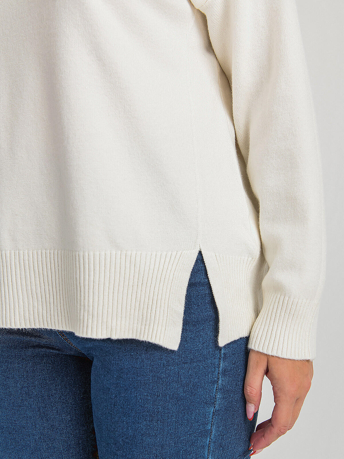 Sweter z domieszką wiskozy