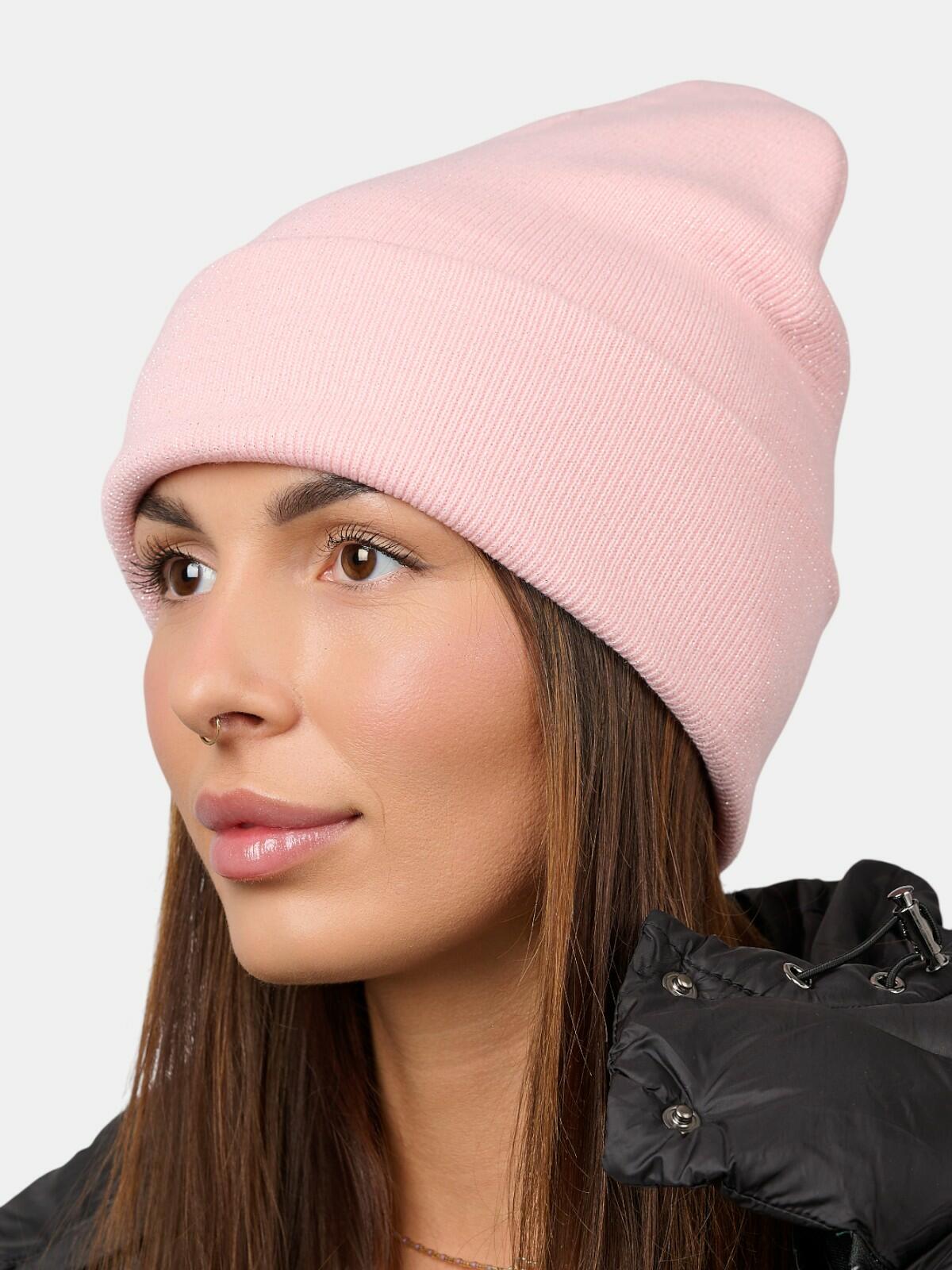 Czapka z błyszczącą nitką