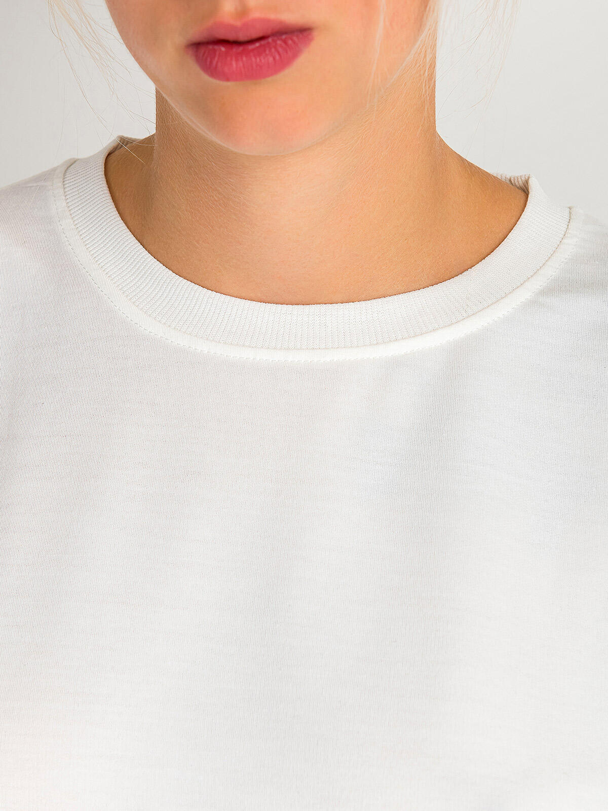 Bluza z ozdobnymi rękawami