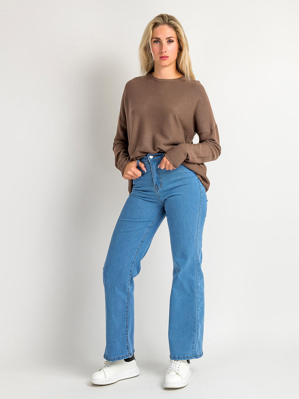 Sweter z domieszką wiskozy