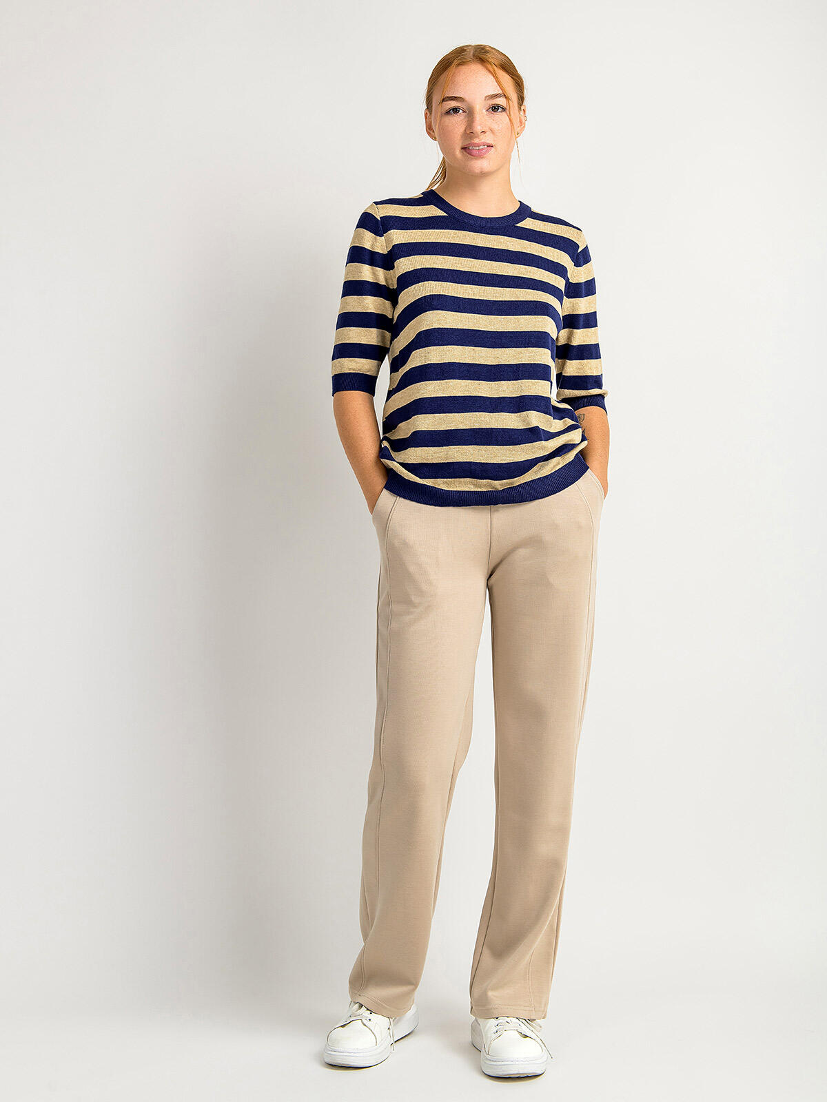 Sweter w paski