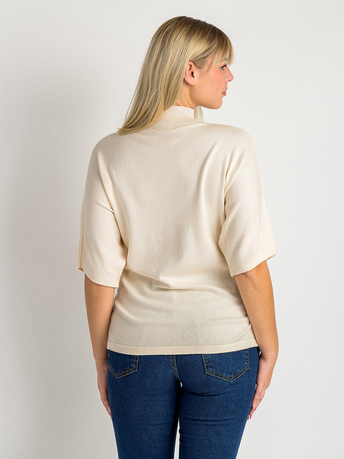 Sweter z domieszką wiskozy