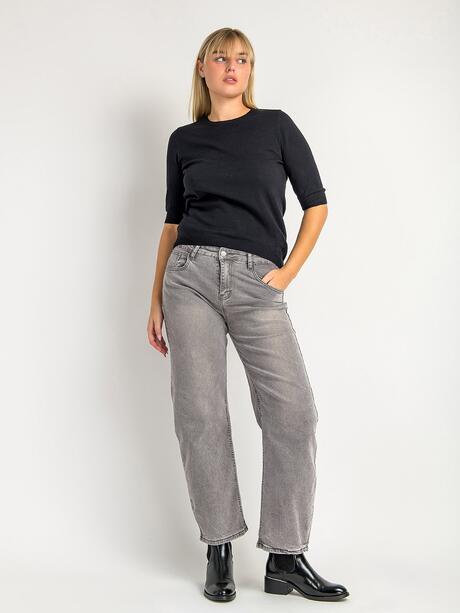 Sweter z domieszką wiskozy