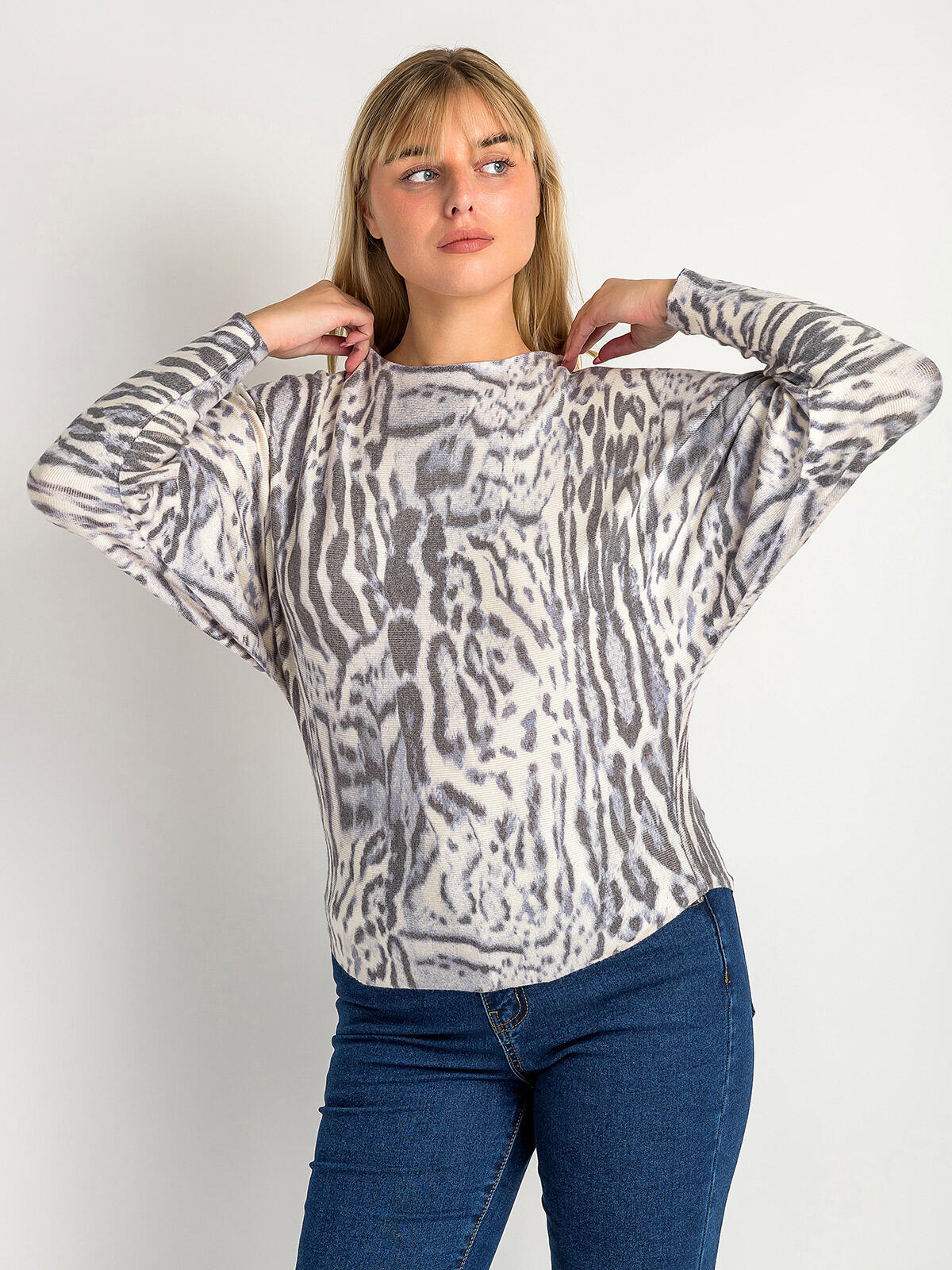 Wzorzysty sweter z domieszką wiskozy
