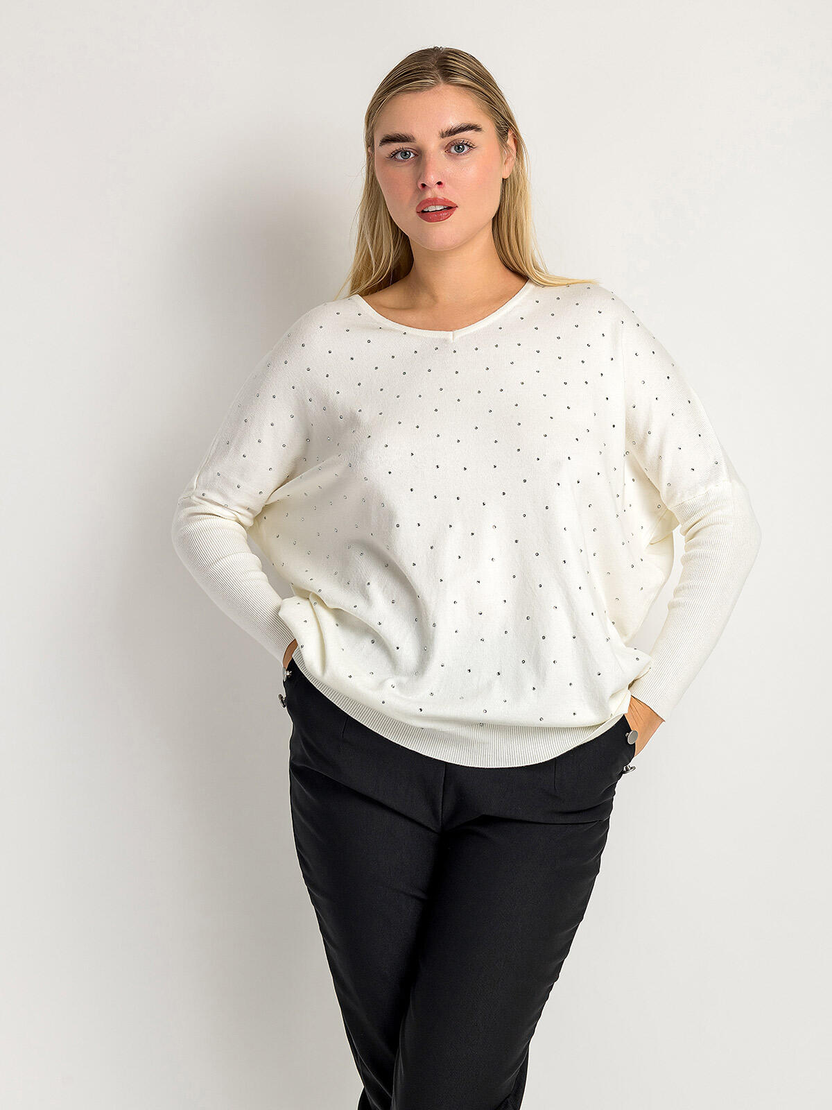 Sweter z cyrkoniami