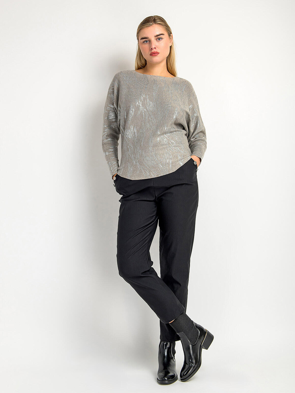 Sweter z domieszką wiskozy