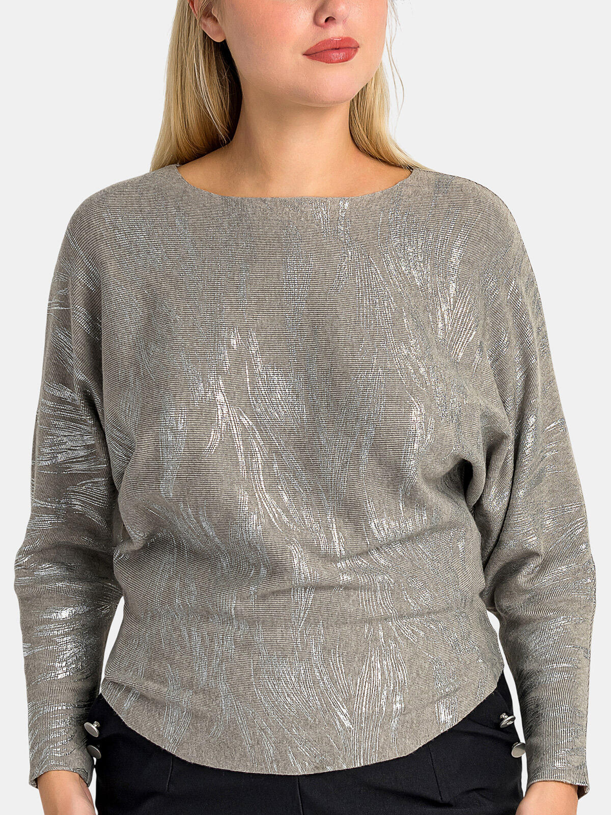 Sweter z domieszką wiskozy