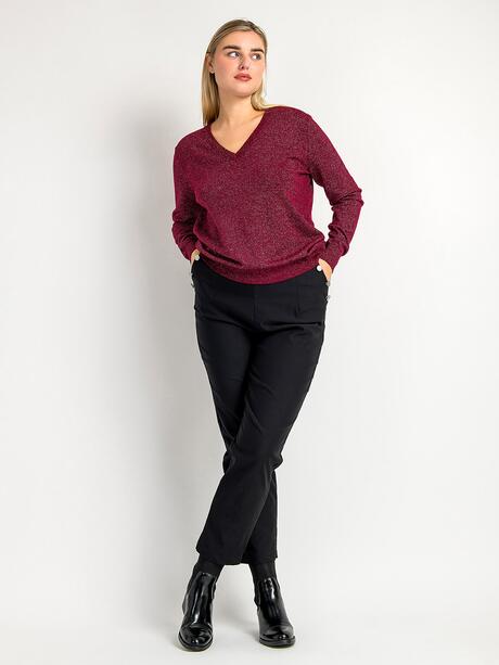 Sweter z błyszczącą  nitką
