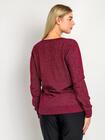 Sweter z błyszczącą  nitką