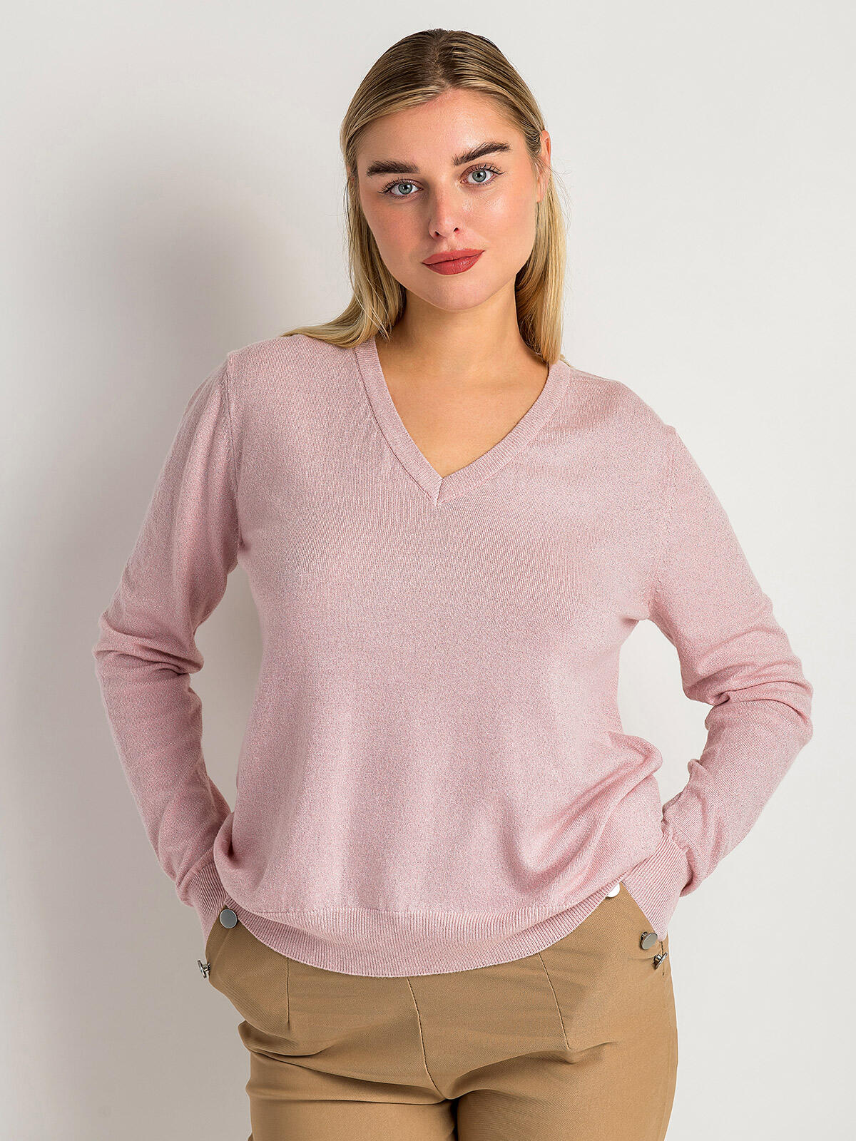 Sweter z dekoltem w serek