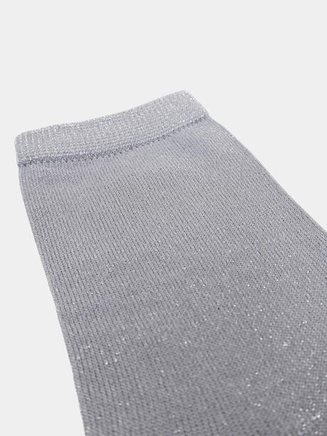 Skarpety z błyszczącą nitką