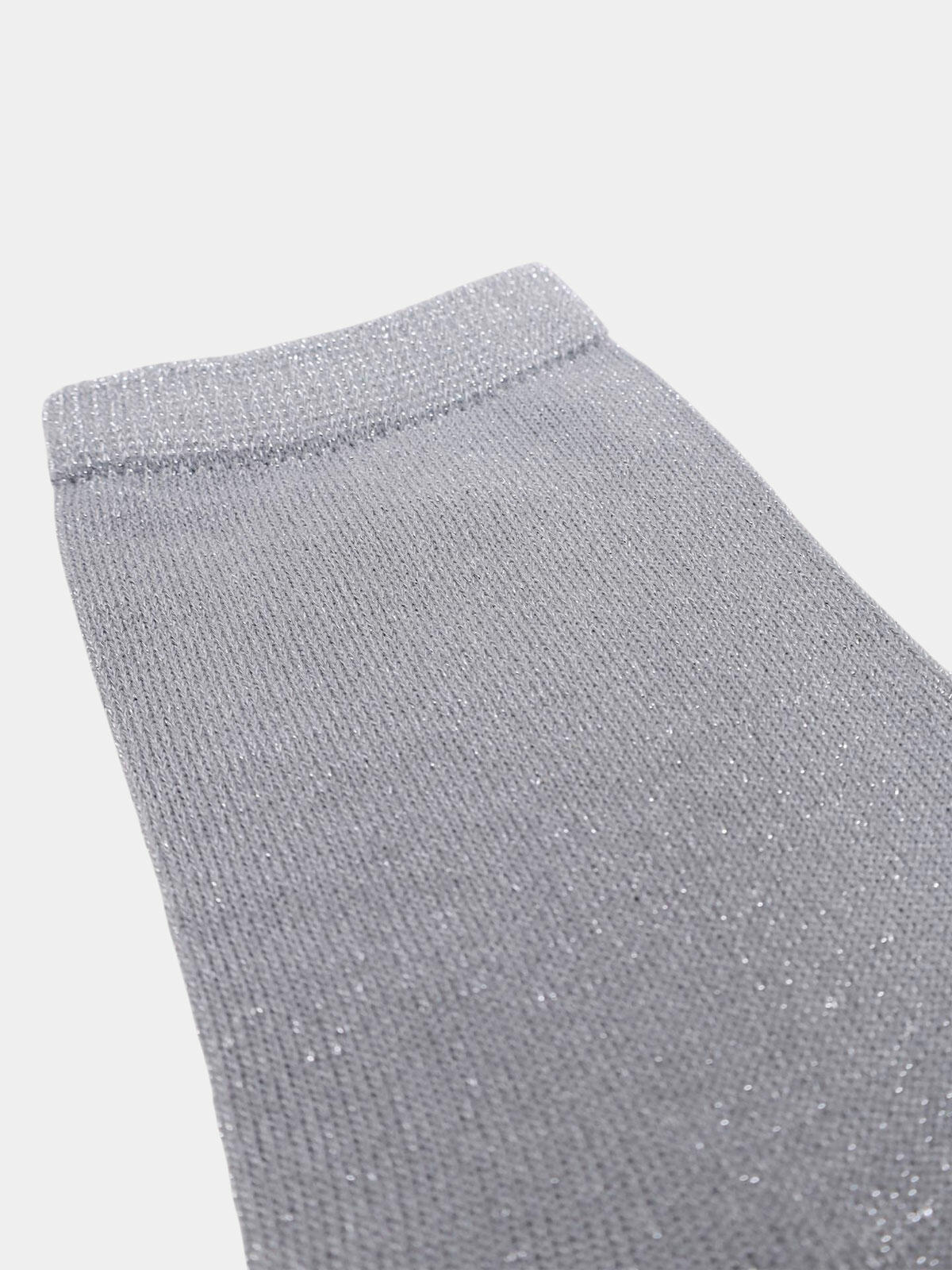 Skarpety z błyszczącą nitką