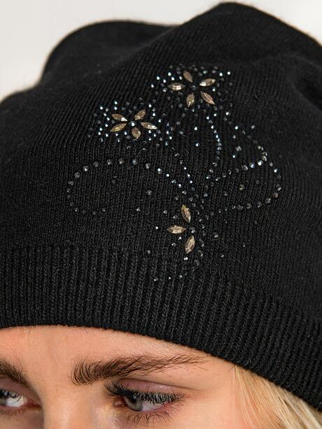 Czapka z cyrkoniami