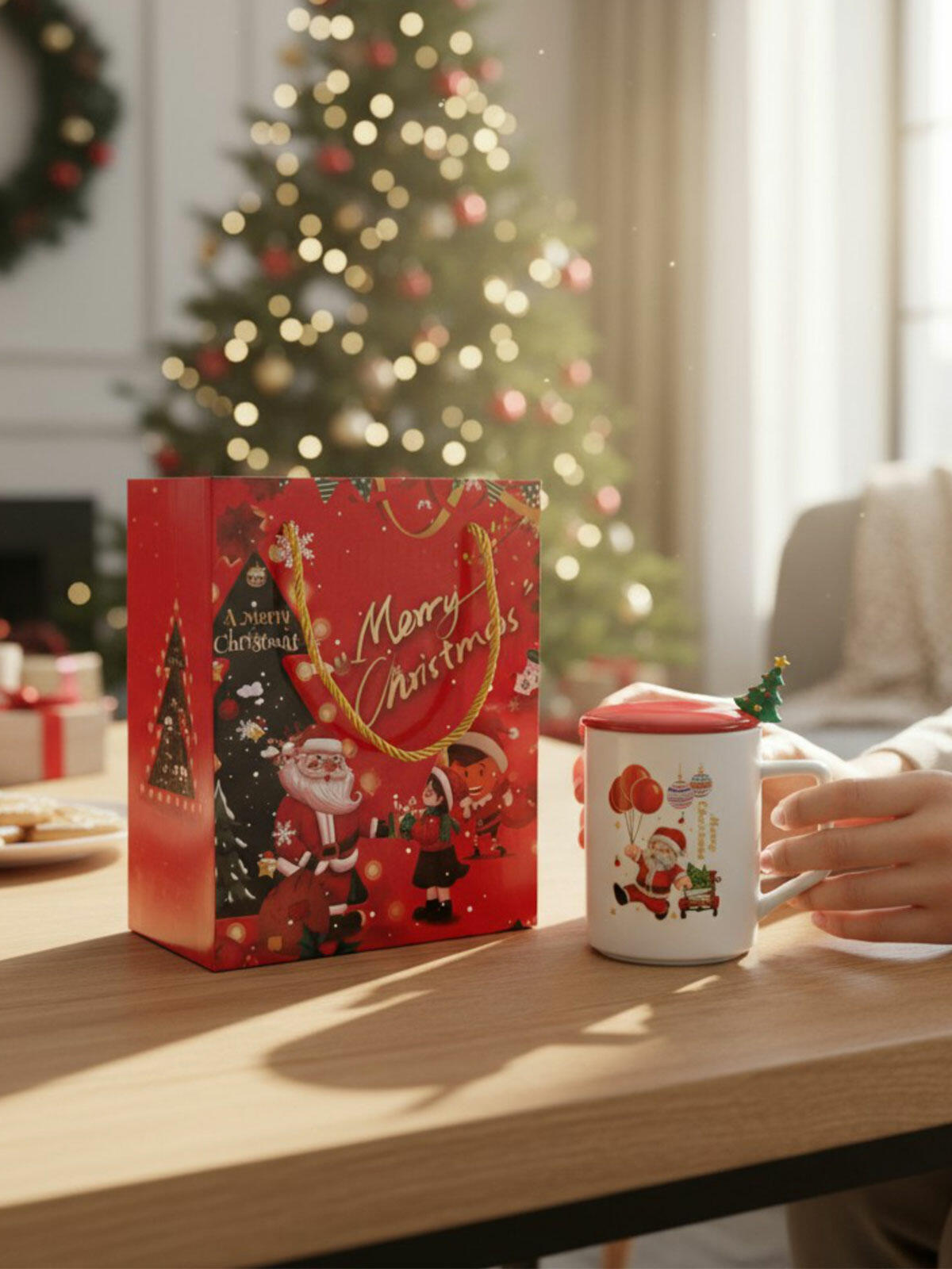 Świąteczny kubek z pokrywką i łyżeczką