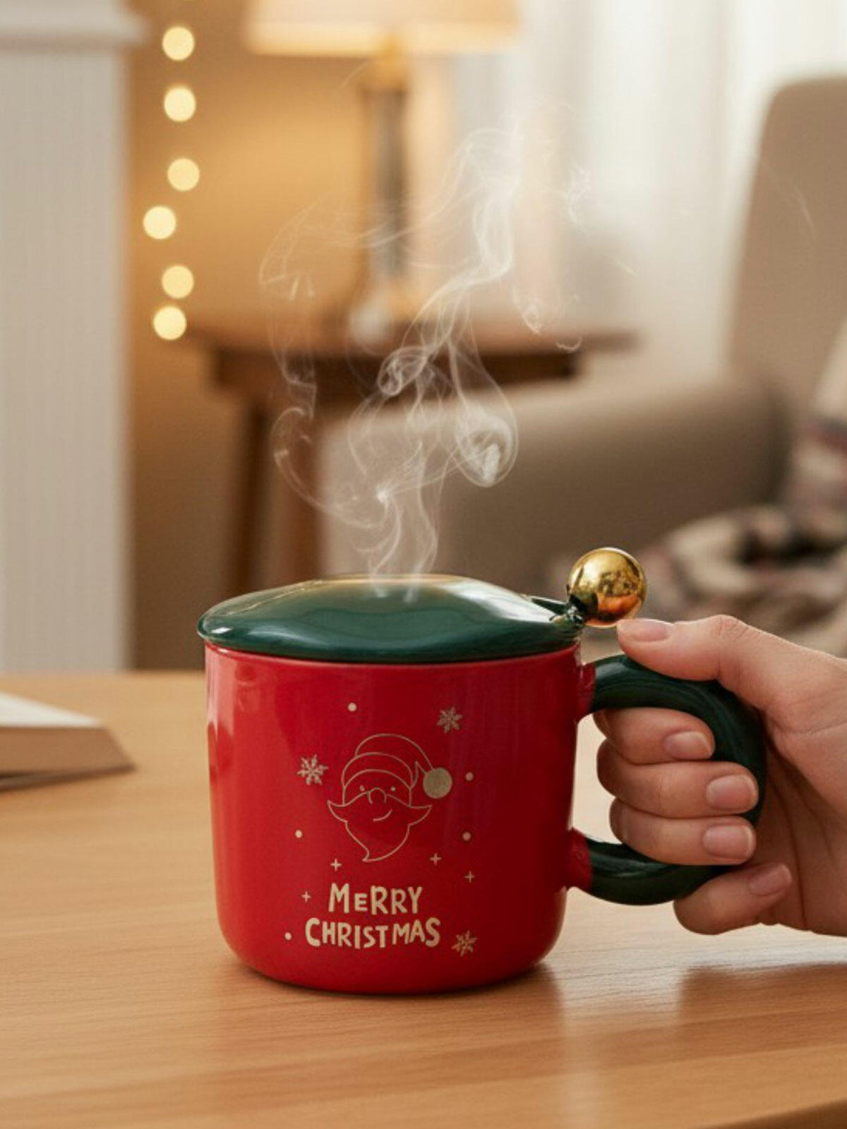 Kubek świąteczny z pokrywką i łyżeczką
