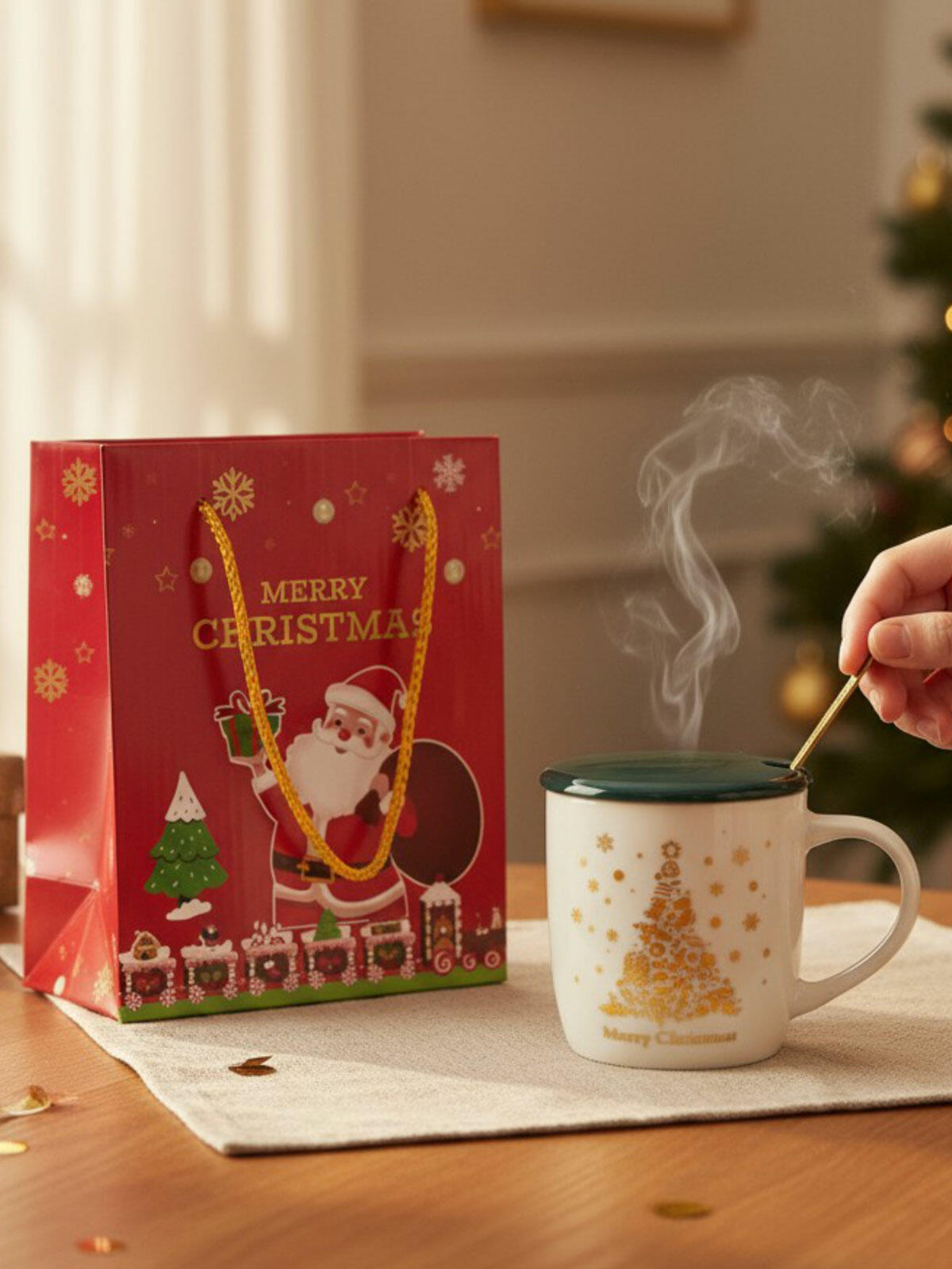 Kubek świąteczny z pokrywką