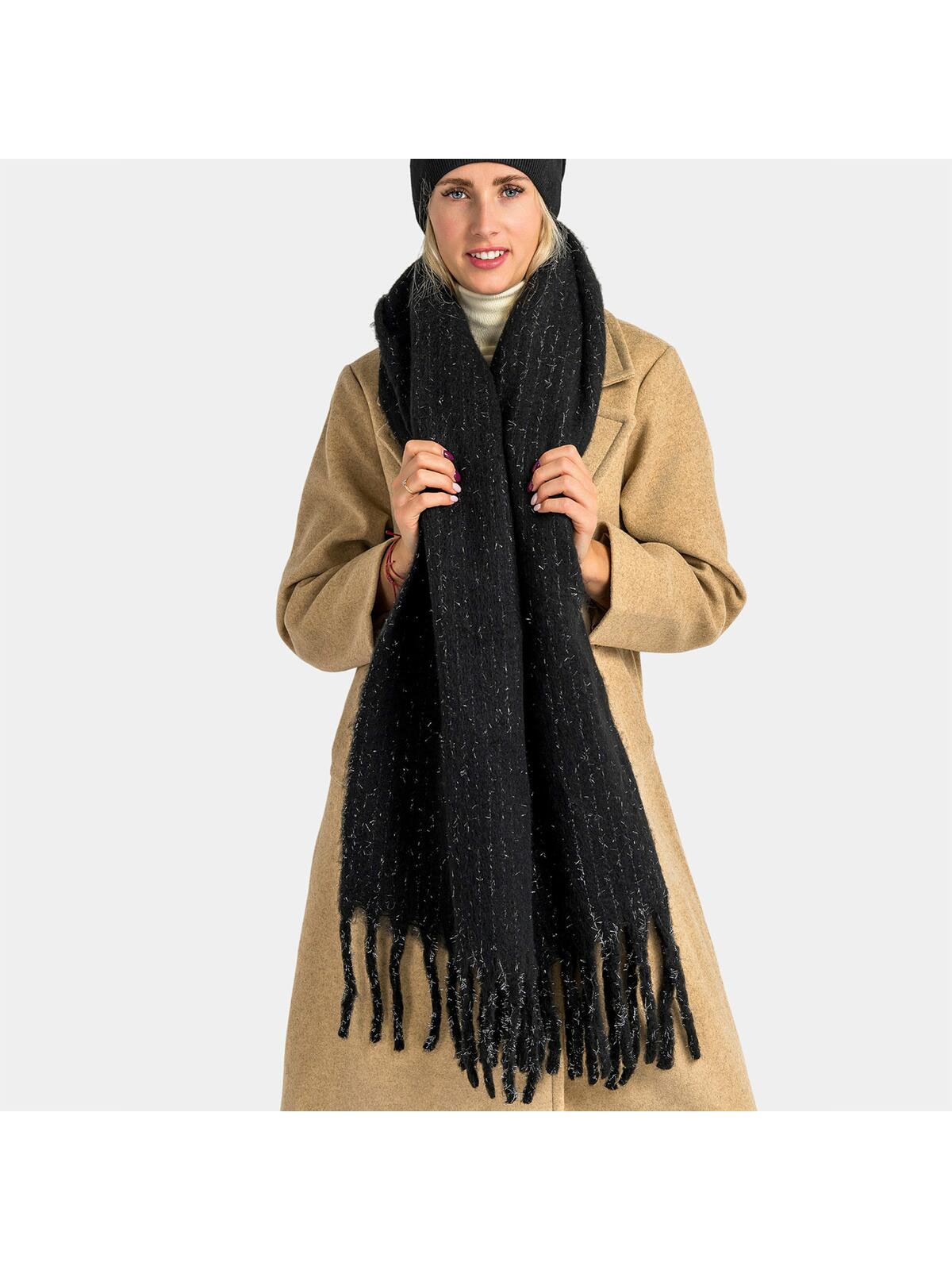 Szalik z błyszczącą nitką