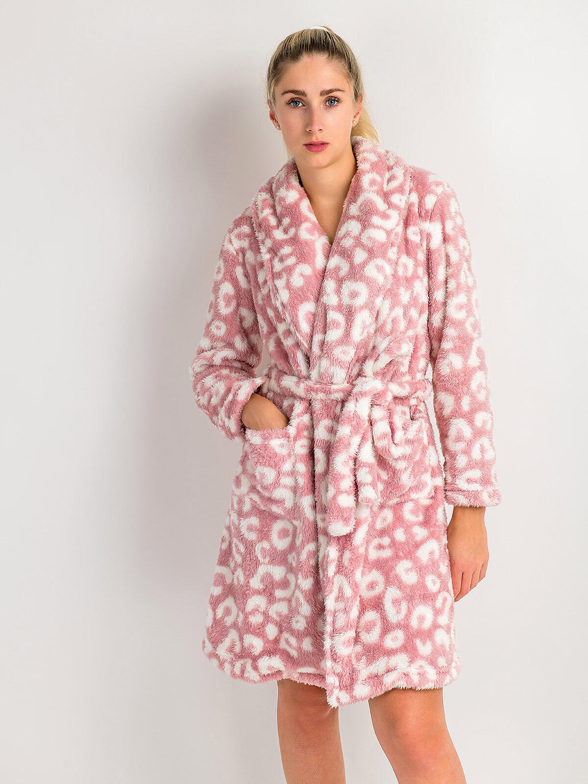 Wzorzysty szlafrok z domieszką bawełny