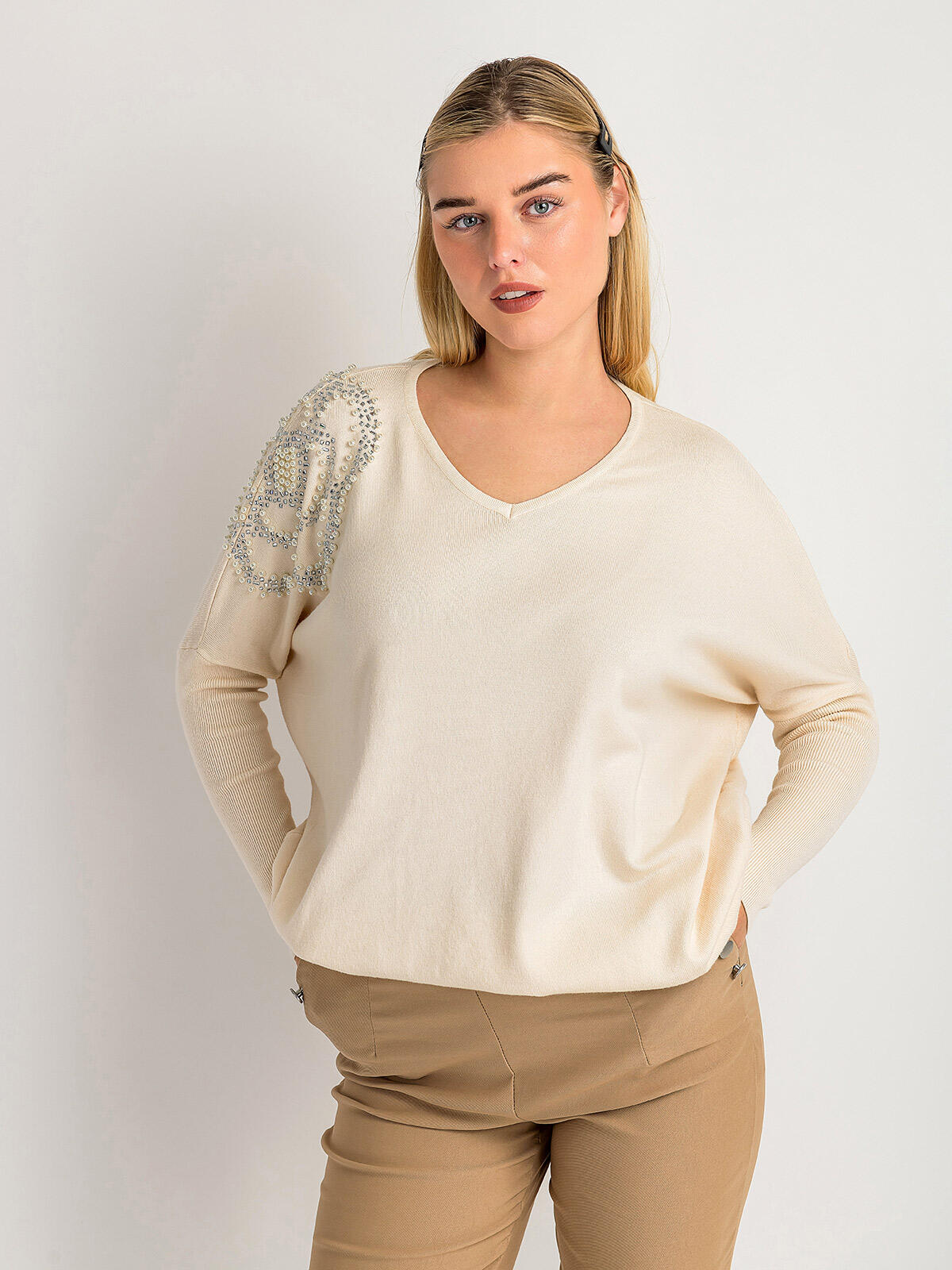 Sweter z domieszką wiskozy