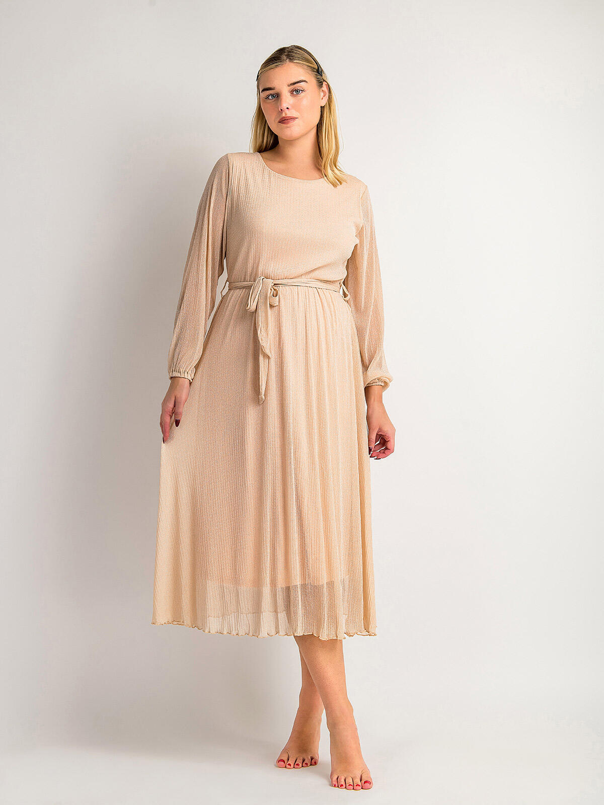 Sukienka midi z błyszczącą nitką