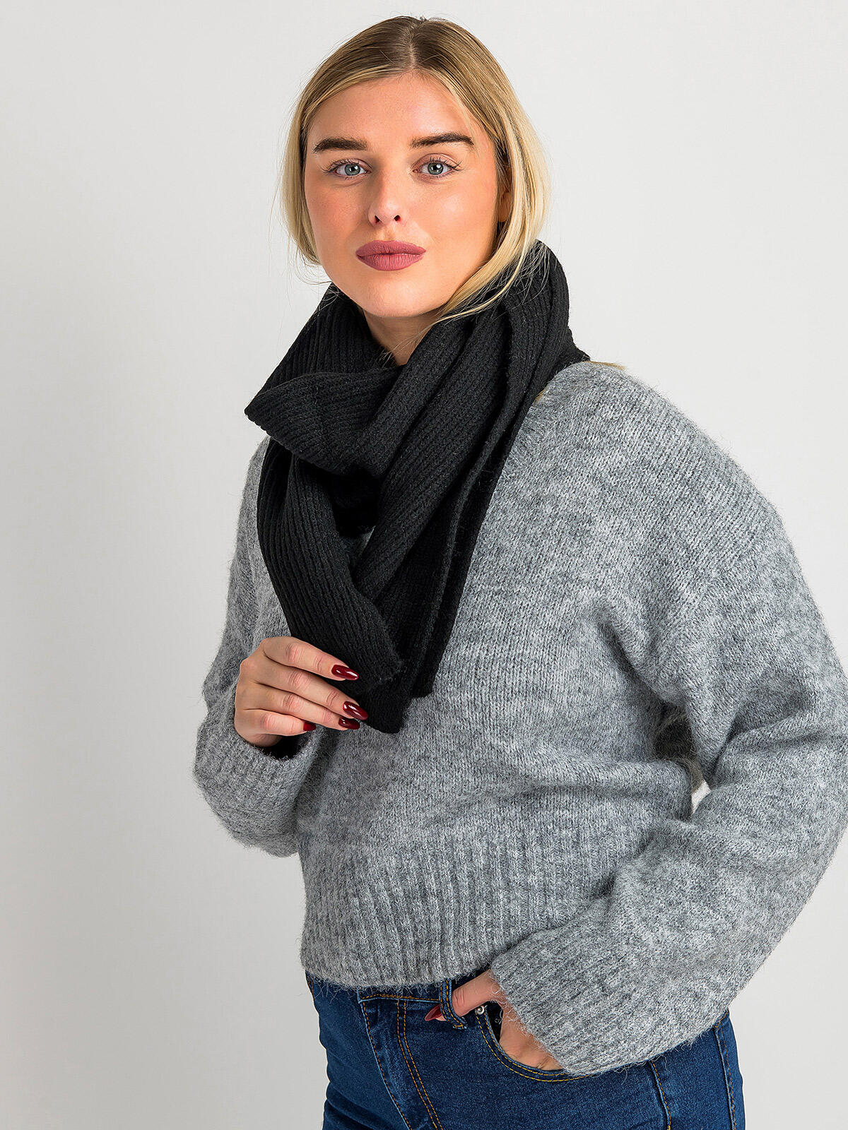 Dzianinowy szalik damski