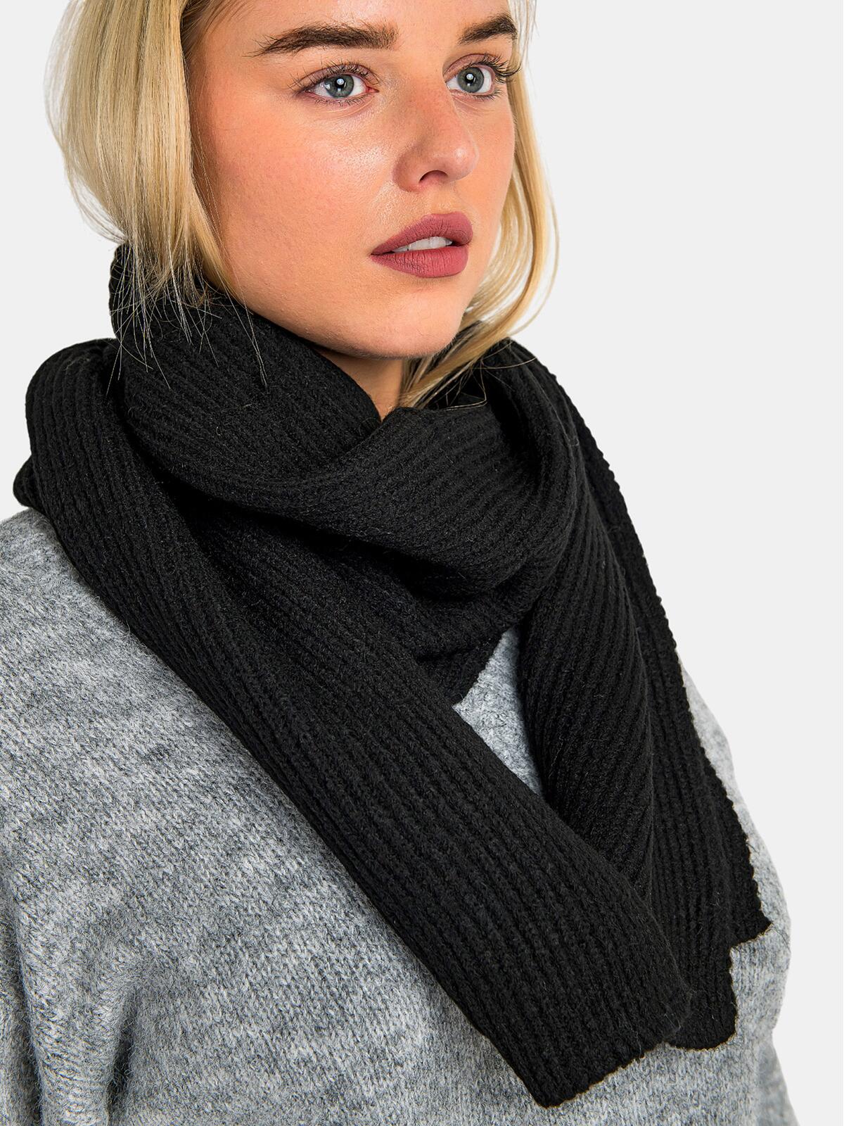 Dzianinowy szalik damski