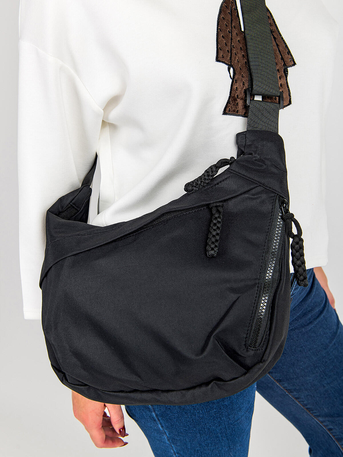 Torebka z regulowanym paskiem