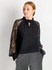 Bluzka z ozdobnymi rękawami