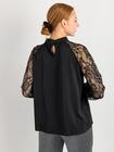 Bluzka z ozdobnymi rękawami