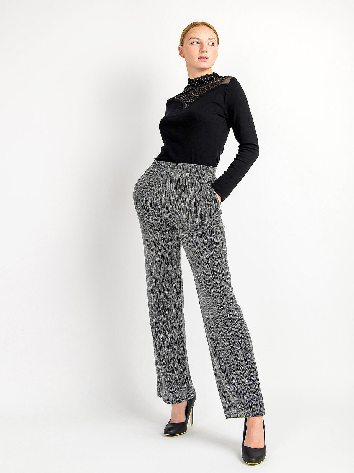 Błyszczące spodnie