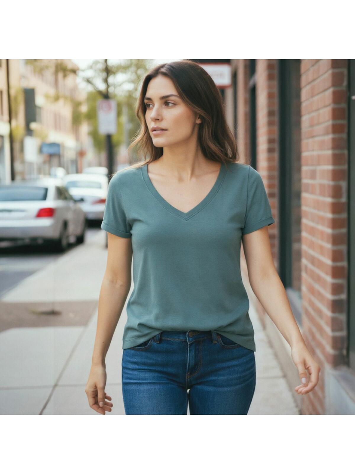 T-shirt z dekoltem V