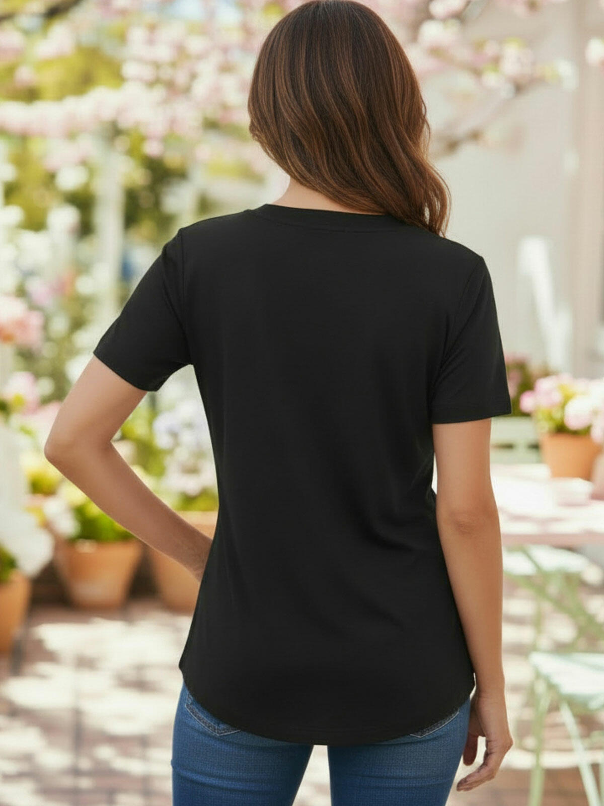 T-shirt bawełniany z dekoltem V