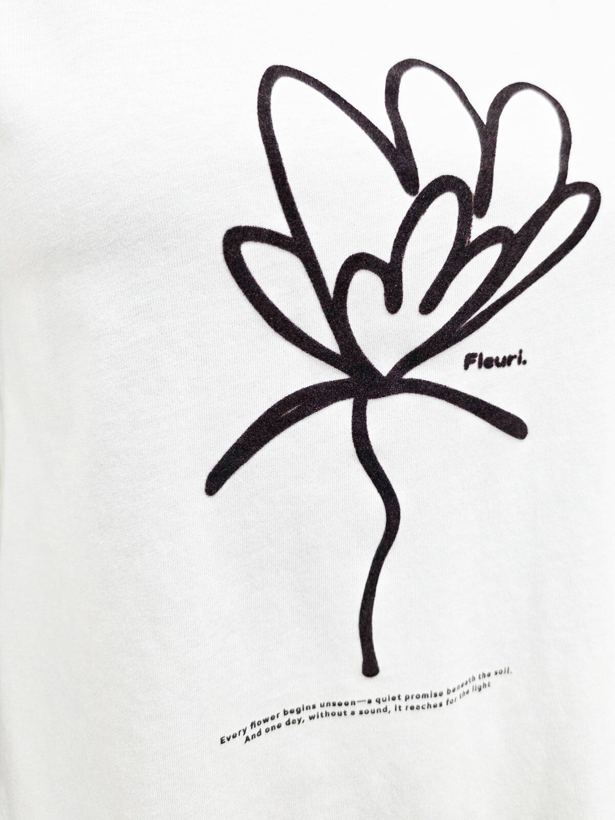 T-shirt z flokowanym nadrukiem