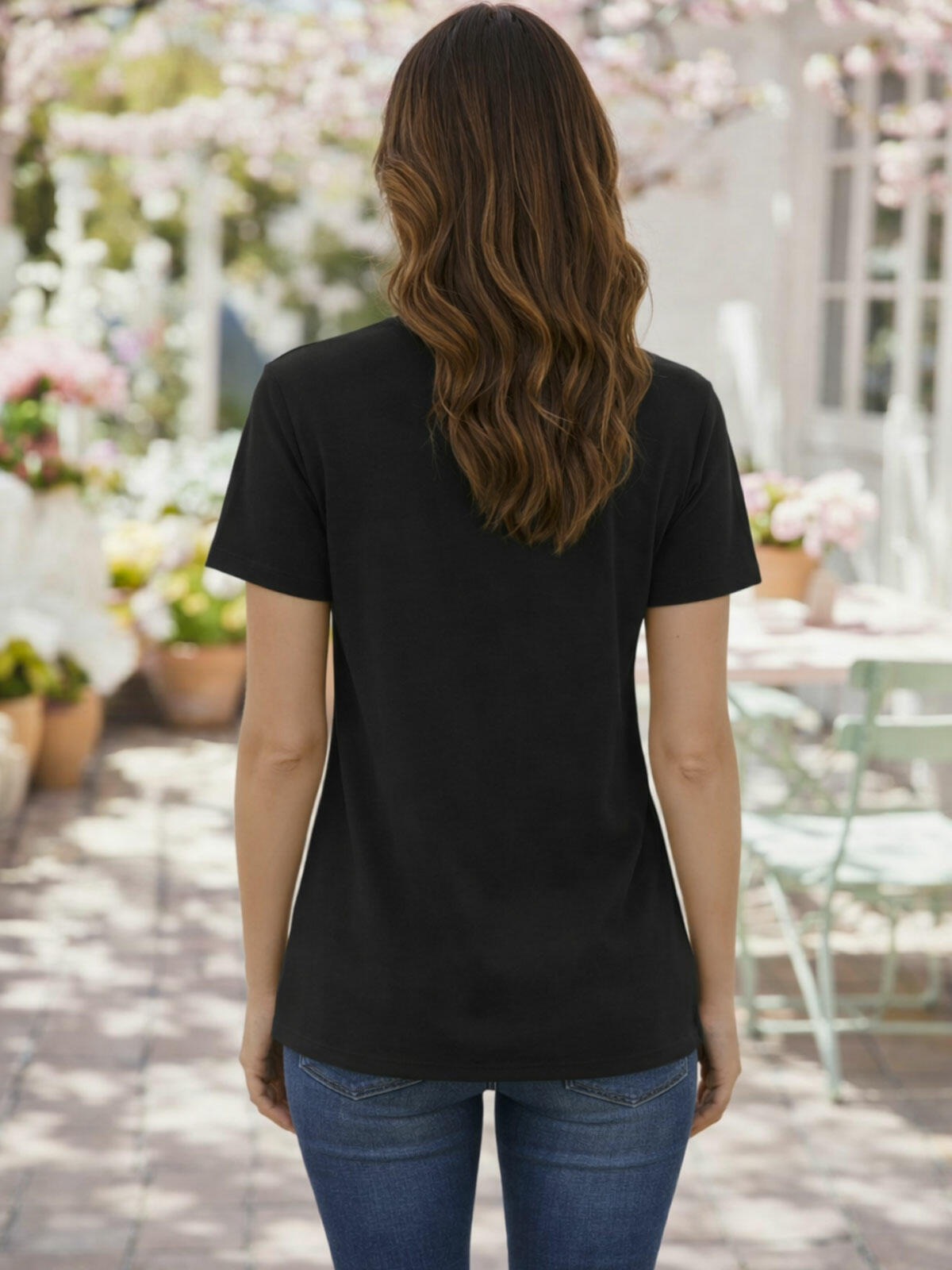 T-shirt bawełniany z dekoltem V