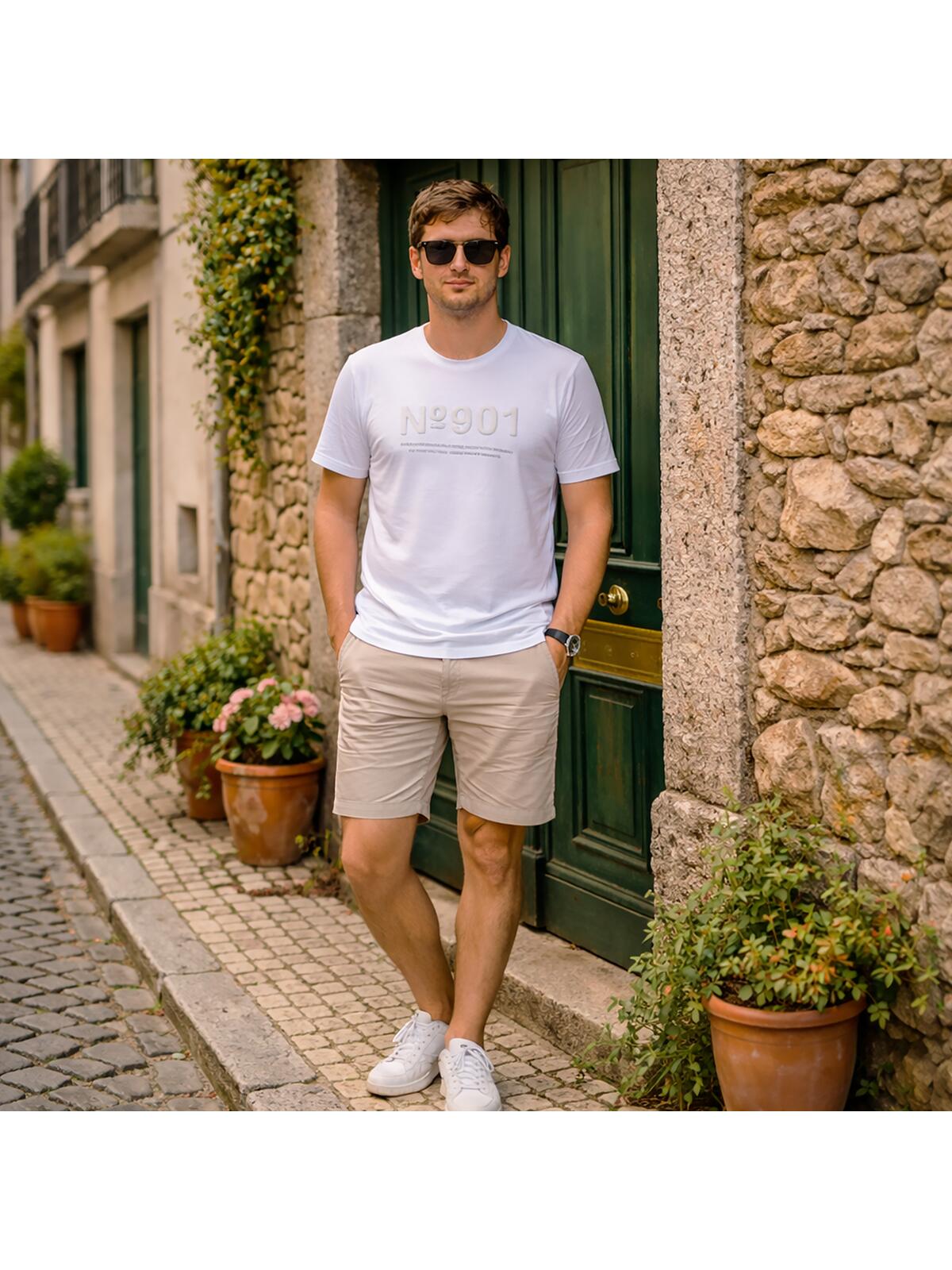 T-shirt z tłoczonym napisem