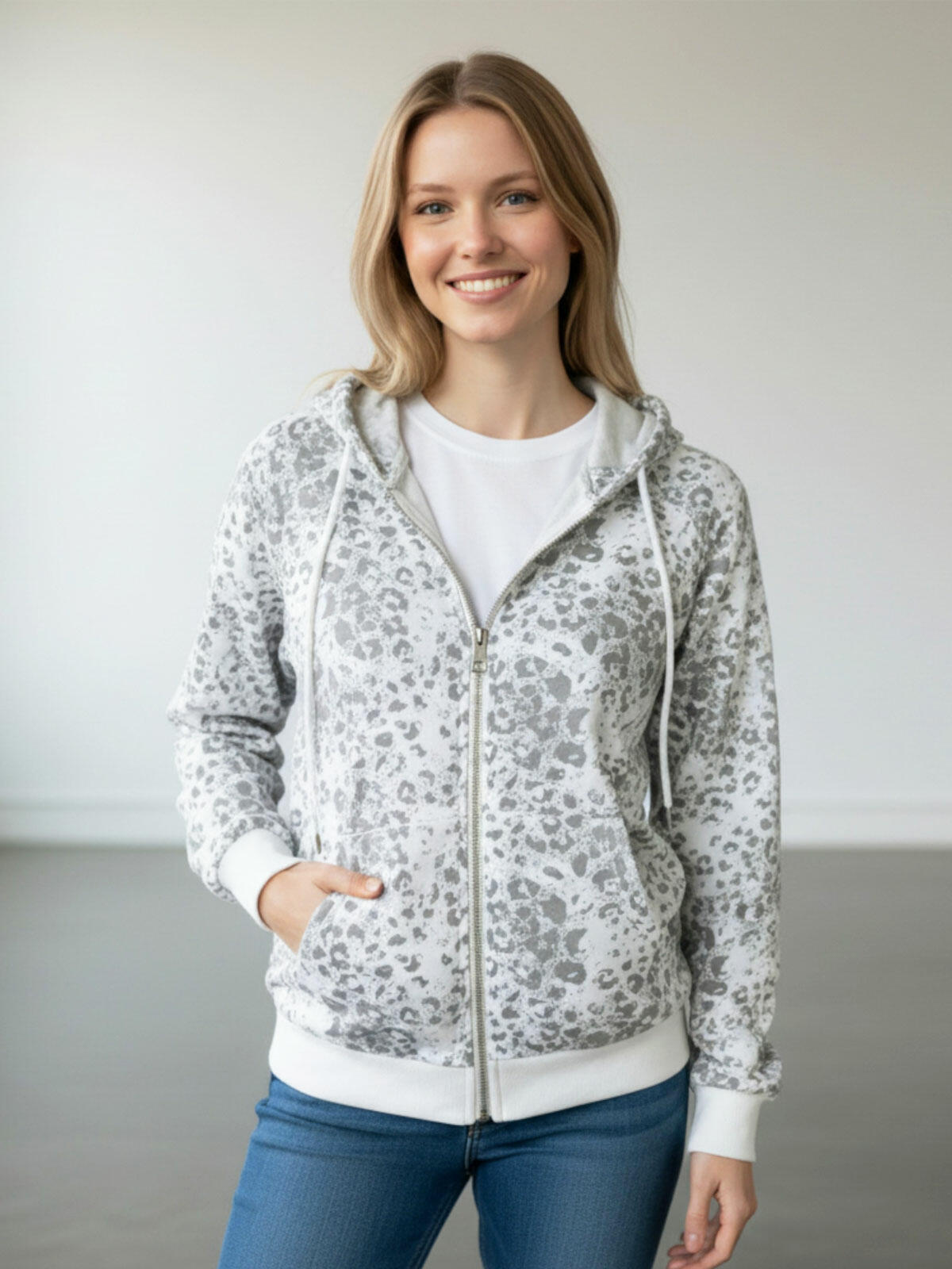 Rozpinana bluza z kapturem