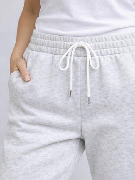 Spodnie dresowe z kieszeniami