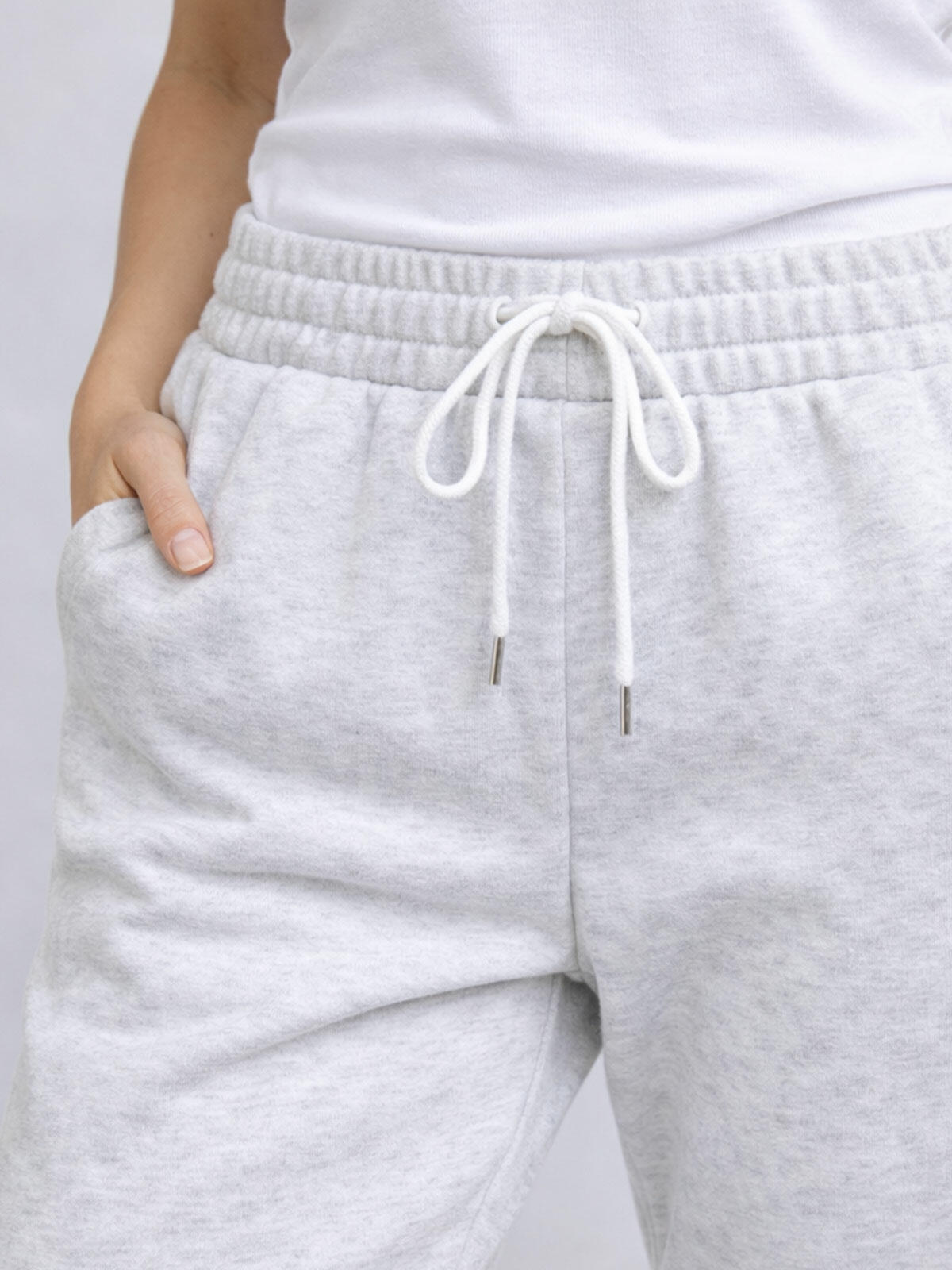 Spodnie dresowe z kieszeniami