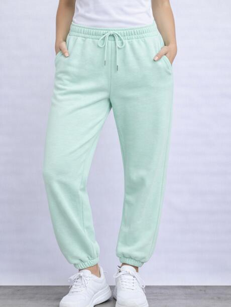 Spodnie dresowe z kieszeniami