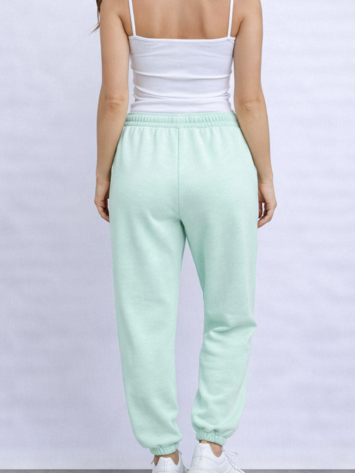 Spodnie dresowe z kieszeniami