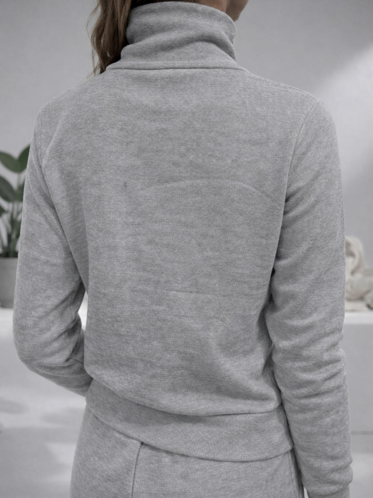 Bluza z wysokim kołnierzem na zamek