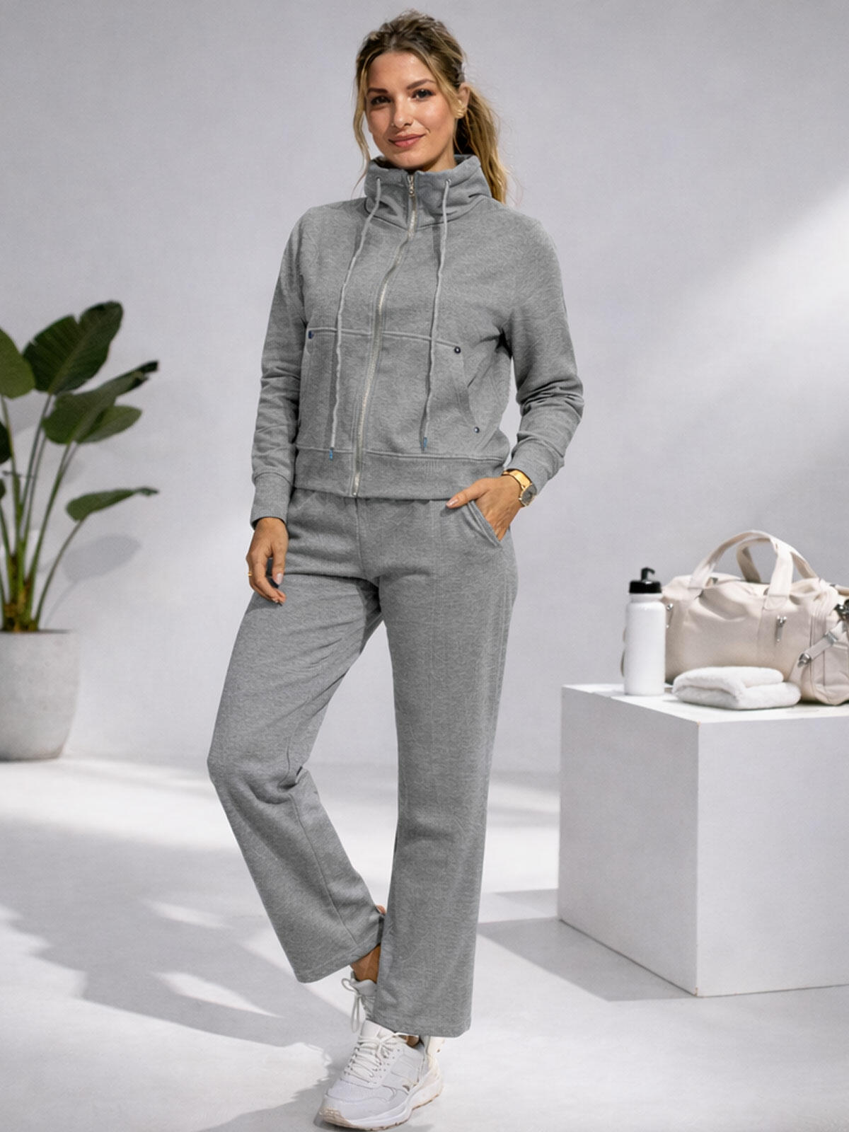 Bluza z wysokim kołnierzem na zamek