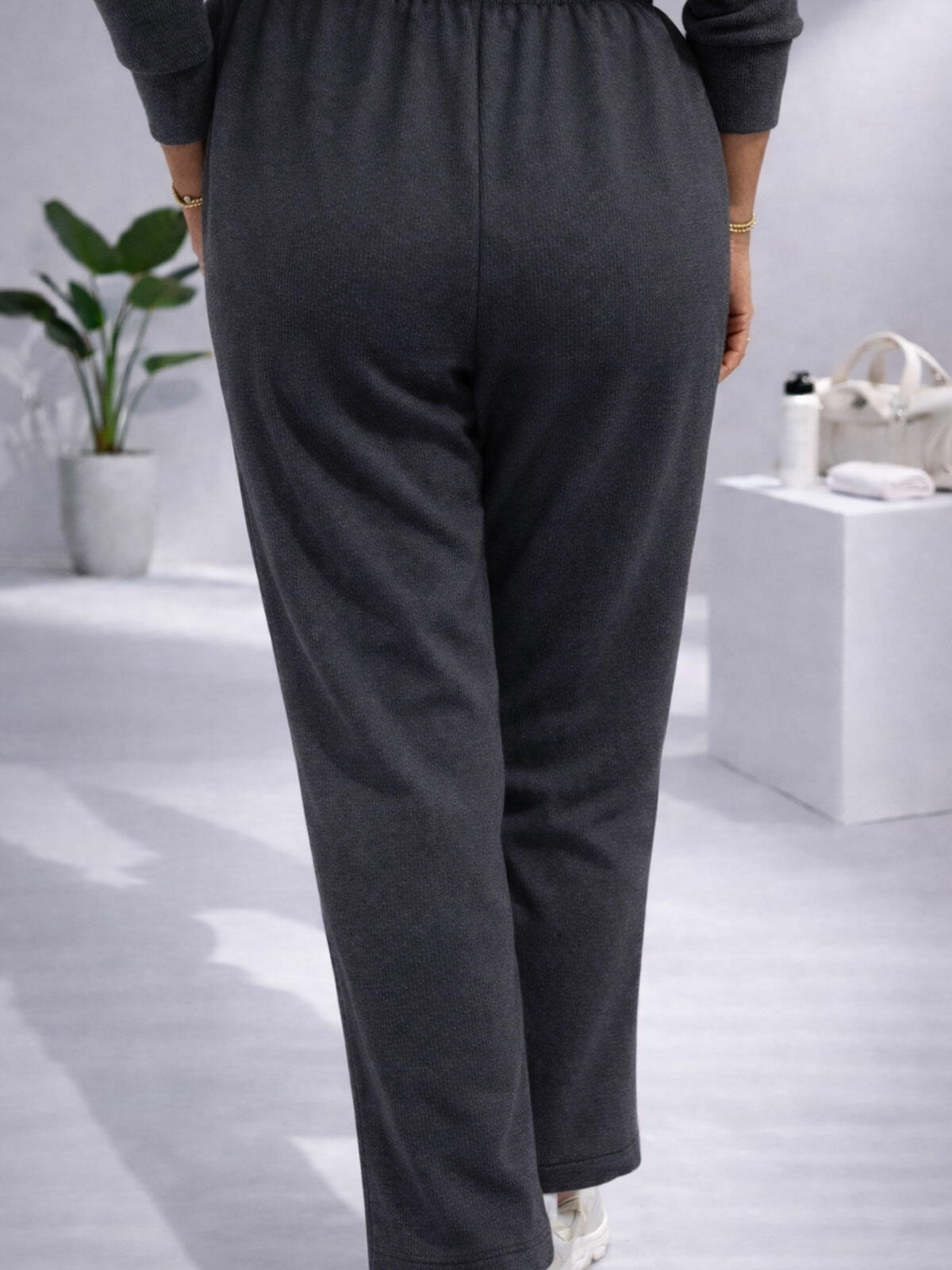 Spodnie dresowe z prosta nogawką