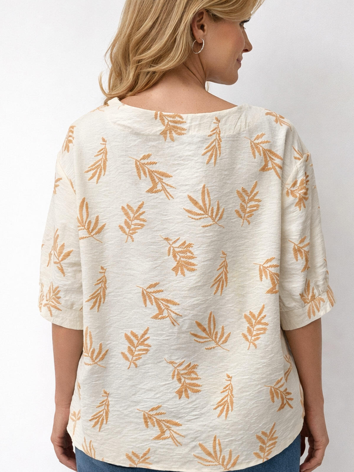 Bluzka ze strukturalnym wzorem