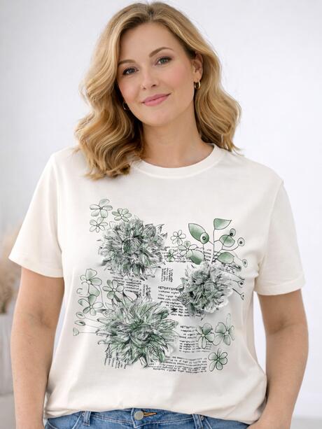 Bluzka z przestrzennymi kwiatami