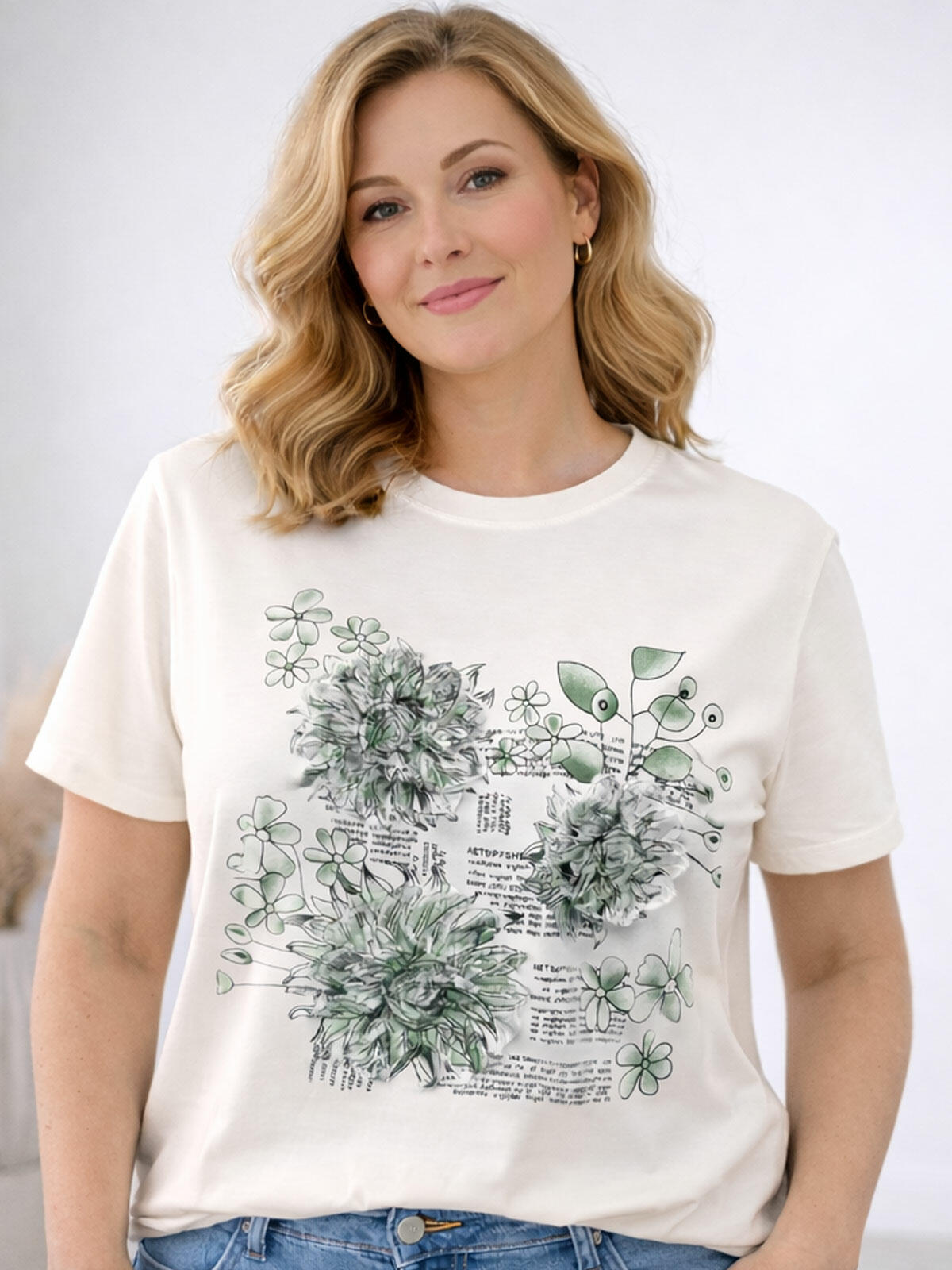 Bluzka z przestrzennymi kwiatami