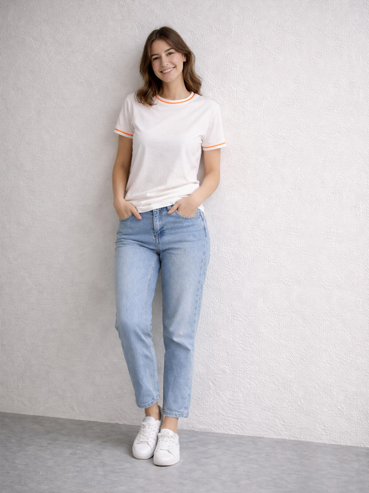 T-shirt z ozdobnymi lamówkami