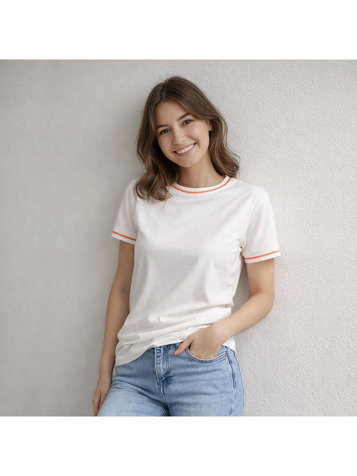 T-shirt z ozdobnymi lamówkami